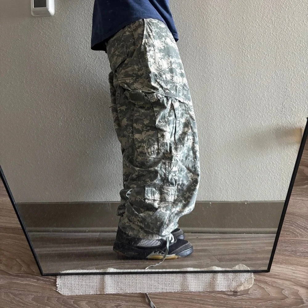 Vintage Y2K/2000s Baggy Military Camo Streetwear Skater Cargo Pants! 40x31